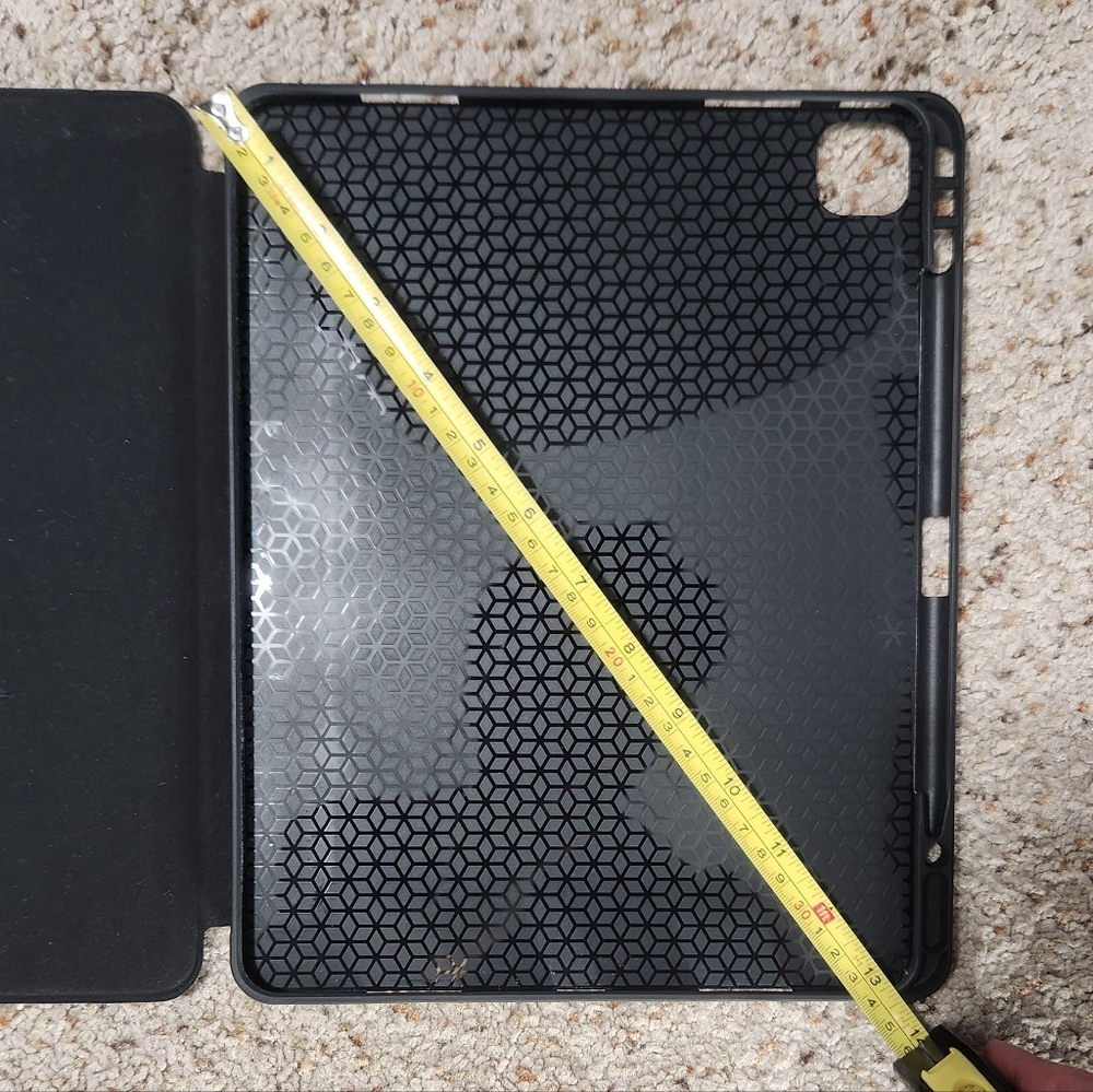 iPad Pro 12.9 Black Case (5th/6th Gen) - Picture 9 of 9